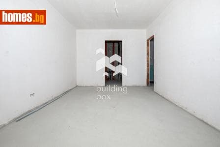 Тристаен, 114m²