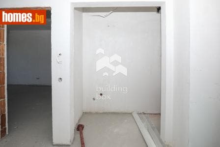 Тристаен, 114m²