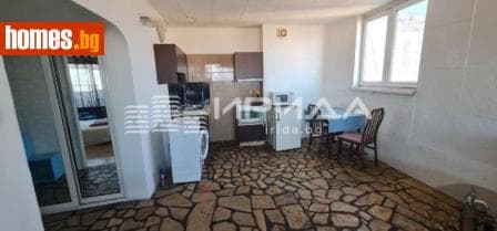 Тристаен, 77m²