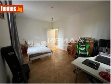 Тристаен, 104m²