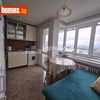 Тристаен, 96m²