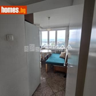 Тристаен, 96m²