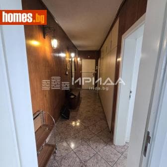 Тристаен, 96m²