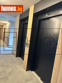 Тристаен, 102m²