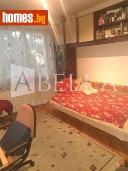 Тристаен, 87m²