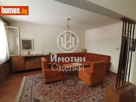 Тристаен, 78m²