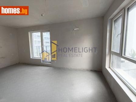 Тристаен, 105m²