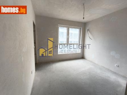 Тристаен, 105m²