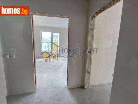 Тристаен, 105m²