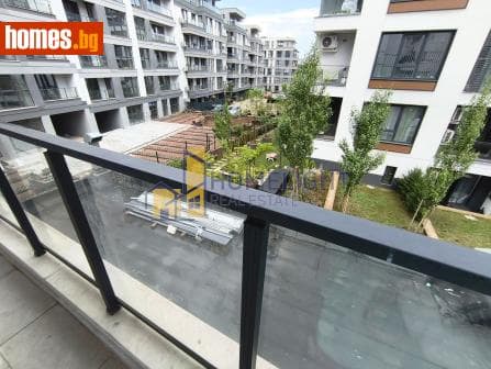 Тристаен, 105m²