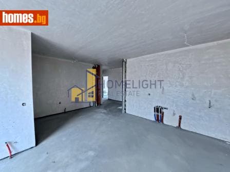 Тристаен, 157m²