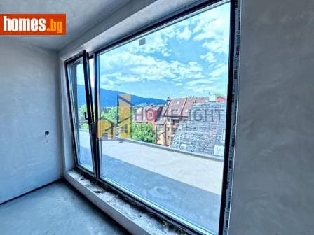 Тристаен, 157m²