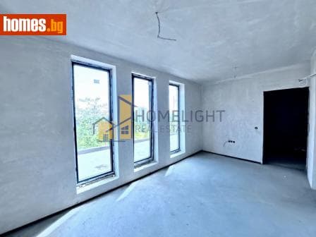 Тристаен, 157m²