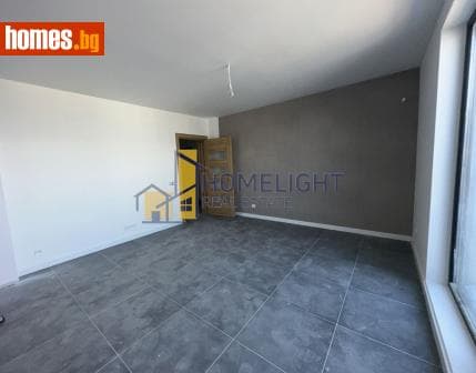 Тристаен, 105m²