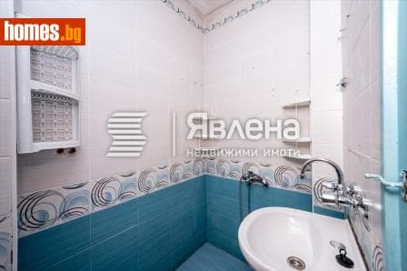 Тристаен, 84m²
