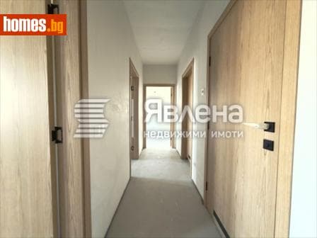 Тристаен, 103m²