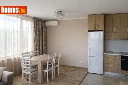 Тристаен, 103m²