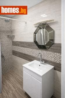 Тристаен, 103m²