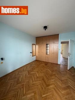 Тристаен, 91m²