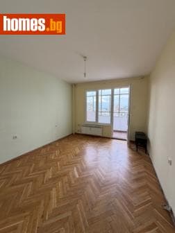 Тристаен, 91m²