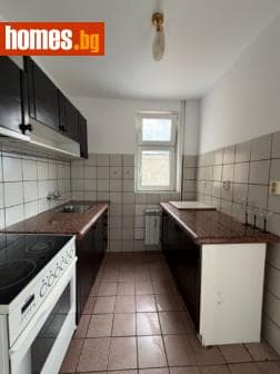 Тристаен, 91m²