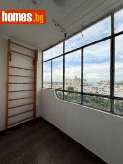 Тристаен, 91m²