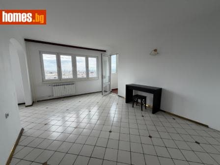 Тристаен, 91m²