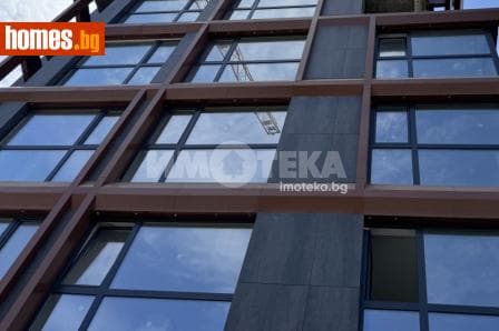 Тристаен, 146m²