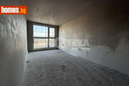 Тристаен, 114m²