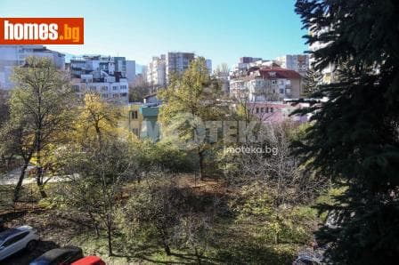 Тристаен, 76m²