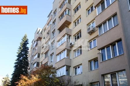 Тристаен, 76m²