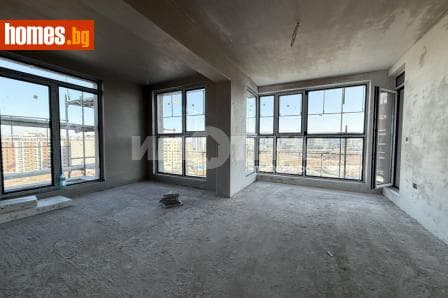 Тристаен, 110m²