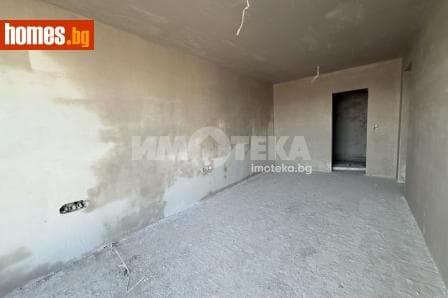 Тристаен, 110m²