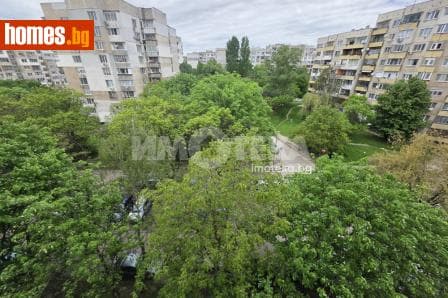 Тристаен, 61m²