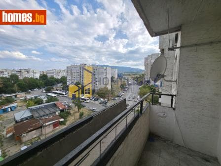 Тристаен, 93m²