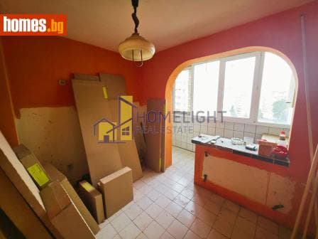 Тристаен, 93m²
