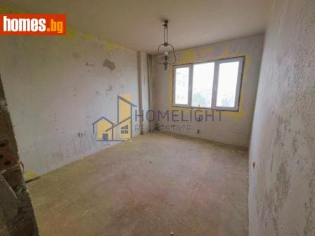 Тристаен, 93m²