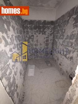 Тристаен, 93m²
