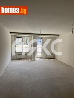 Тристаен, 124m²