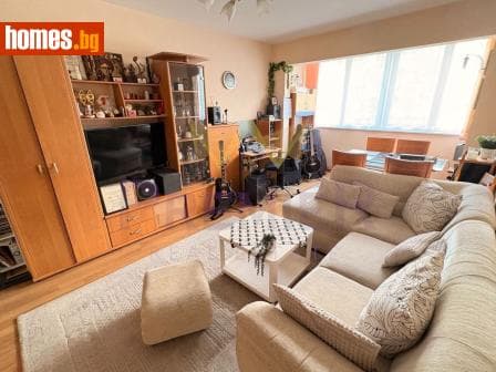 Тристаен, 94m²