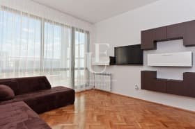 Продава 3-СТАЕН град София, Изток 575 000 € 1 124 602.25 лв.