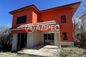 Продава КЪЩА град София, гр. Банкя 430 000 € 841 006.90 лв.
