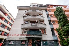 Продава 3-СТАЕН град София, Лозенец 690 000 € 1 349 522.70 лв.