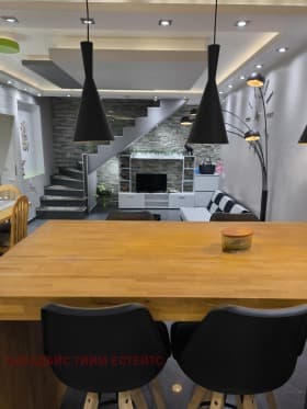 Продава 4-СТАЕН град София, Карпузица 269 900 € 527 878.52 лв.