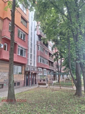Продава 3-СТАЕН град София, Оборище 210 000 € 410 724.30 лв.