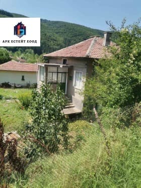Продава КЪЩА град София, с. Долни Пасарел 173 000 € 338 358.59 лв.