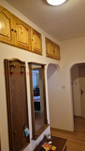 Продава 3-СТАЕН град София, Толстой 195 000 € 381 386.85 лв.