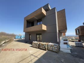 Продава КЪЩА град София, гр. Банкя 695 000 € 1 359 301.85 лв. Цената е без ДДС