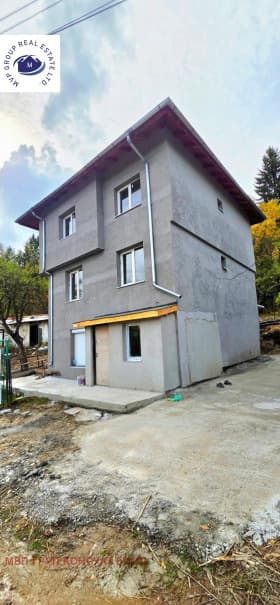 Продава КЪЩА град София, с. Панчарево 296 000 € 578 925.68 лв.