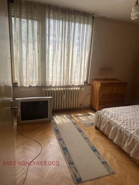 Продава 3-СТАЕН град София, Света Троица 239 000 € 467 443.37 лв.